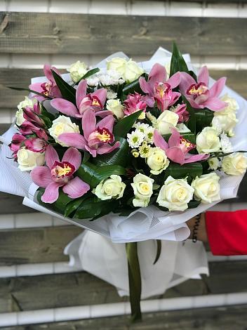 Букет цветов из: Розы и Хризантемы в Пяозерский