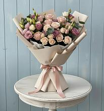 Букет цветов из:  Розы и Лизиантусы в Пяозерский