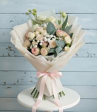 Букет цветов из:  Розы и Лизиантусы в Пяозерский