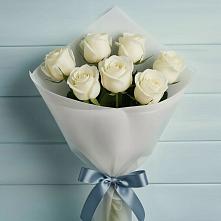 Букет 7 Белых роз Эдлесс Лав в Пяозерский