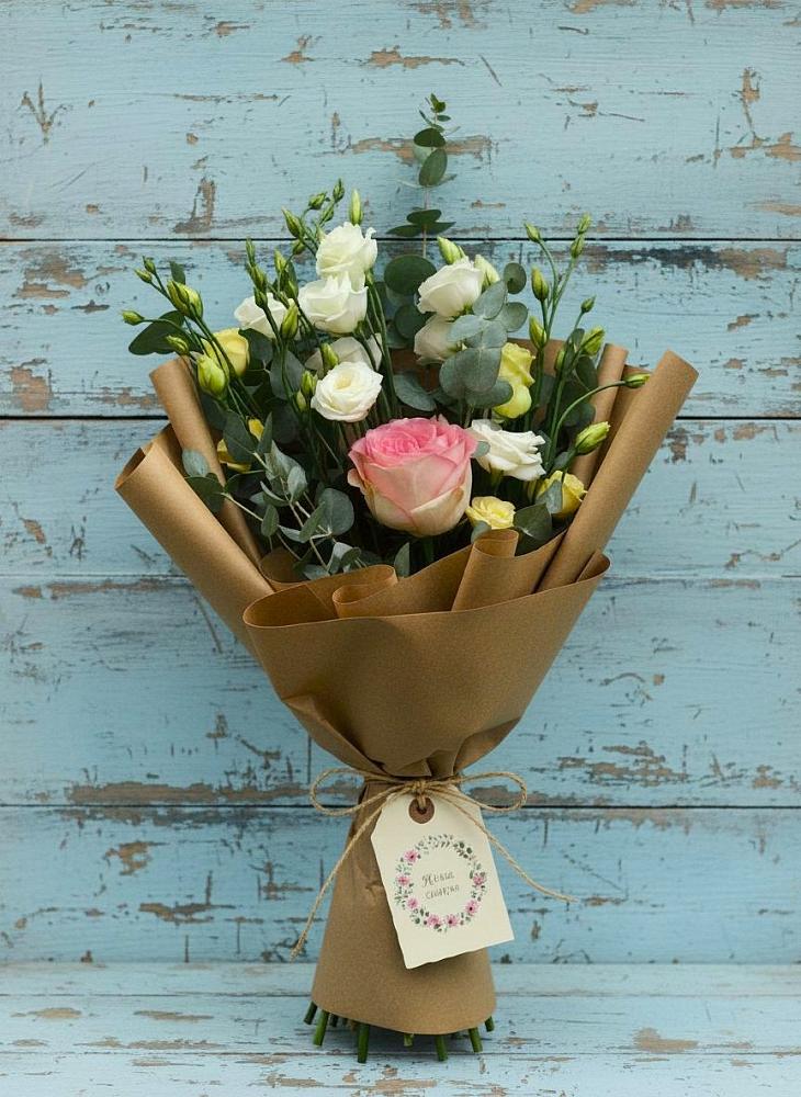 Букет цветов из: Розы и Лизиантусы в Пяозерский