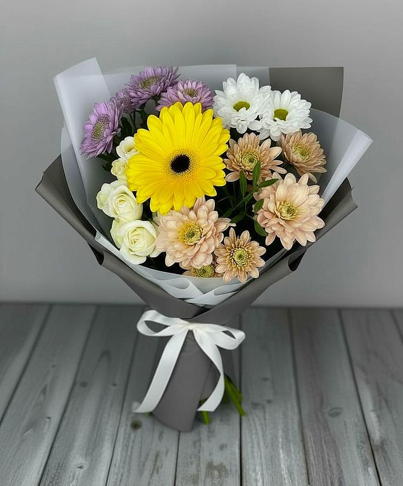 Букет цветов из: Розы, Герберы и Хризантемы в Пяозерский