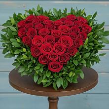 Цветочная композиция из Розы в виде сердца в Пяозерский