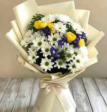 Букет цветов из:  Ирисы, Хризантемы и Розы #REPLACE_PRED# Пяозерский