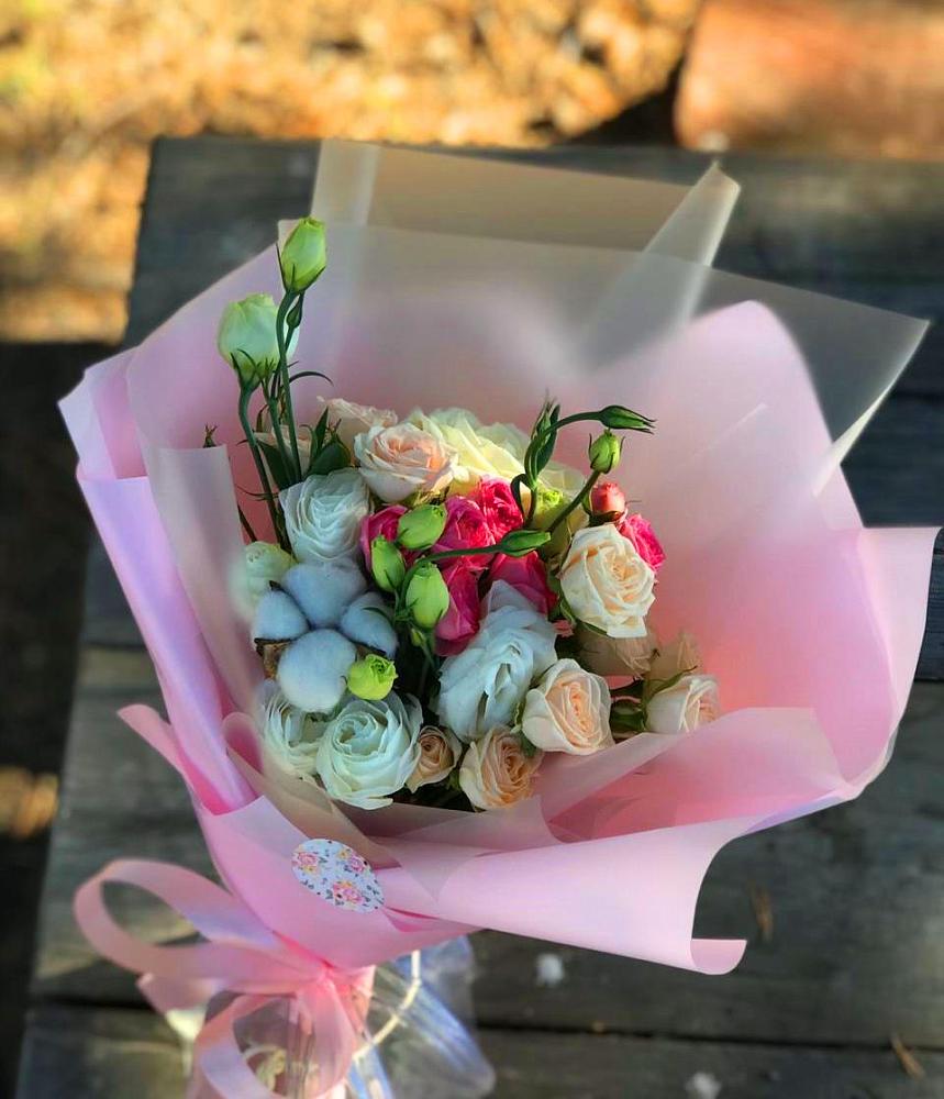 Букет цветов из: Розы и Лизиантусы в Пяозерский