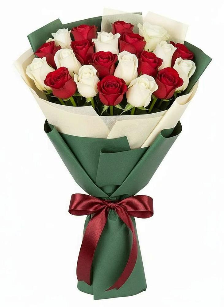 Букет Микс из красных и белых роз в Пяозерский