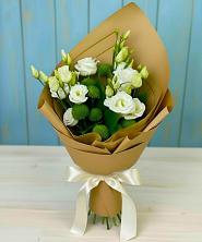 Букет цветов из:  Хризантемы и Лизиантусы в Пяозерский