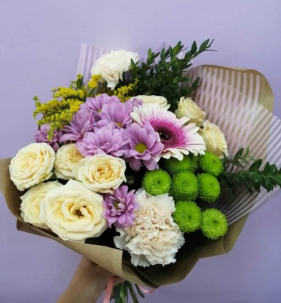 Букет цветов из: Хризантемы, Розы, Гвоздики и Герберы в Пяозерский