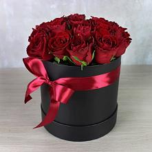 Цветочная композиция из Розы в шляпной коробке #REPLACE_PRED# Пяозерский