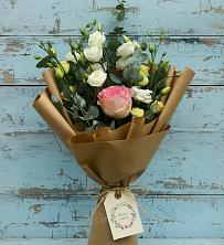 Букет цветов из:  Розы и Лизиантусы в Пяозерский