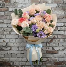 Букет цветов из:  Розы, Лизиантусы и Гвоздики в Пяозерский