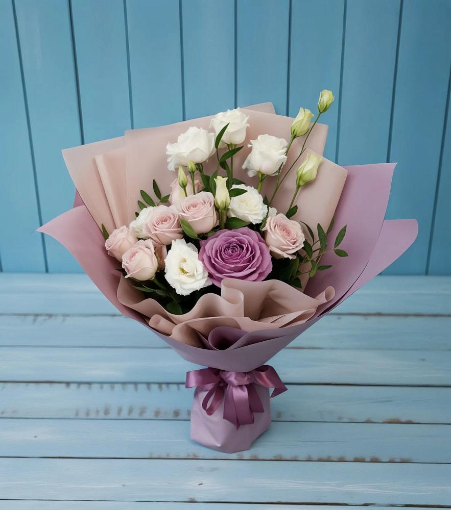 Букет цветов из: Розы и Лизиантусы в Пяозерский